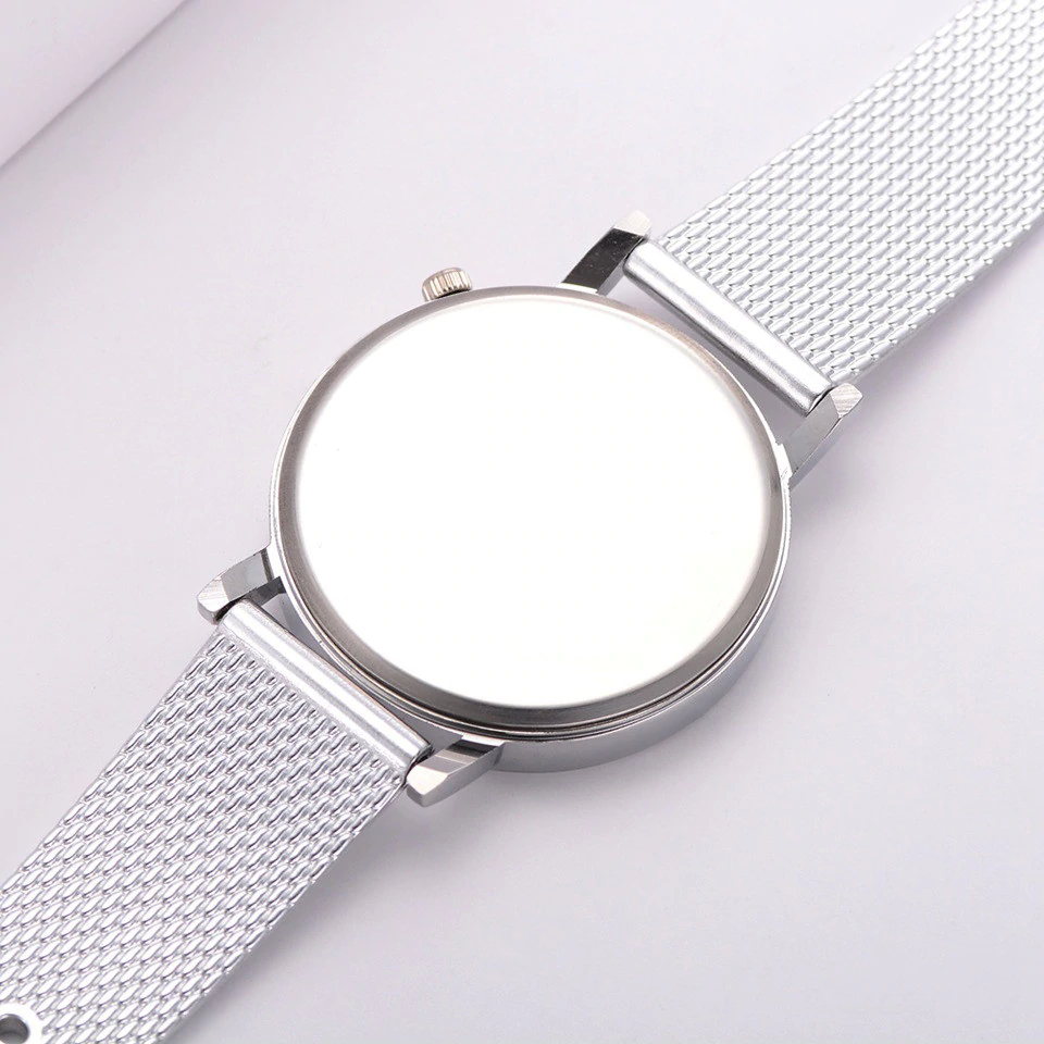M230 sidabrinis moteriškas SLIM laikrodis